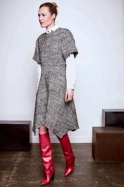 Look 4